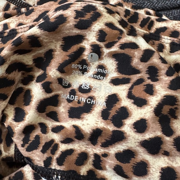 Women’s Cheetah Print Animal Print Leggings size L - Picture 6 of 6
